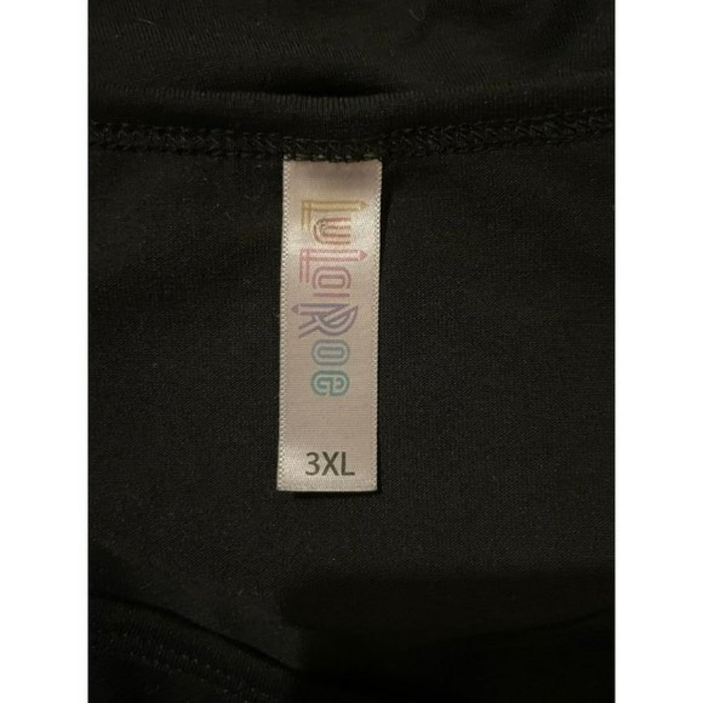 LuLaRoe Lynnae Plus Size‎ Tee - Picture 5 of 6